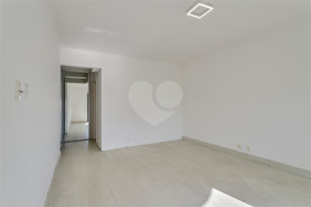 Apartamento à venda com 3 quartos, sendo 1 suíte, em Morumbi, São Paulo, SP