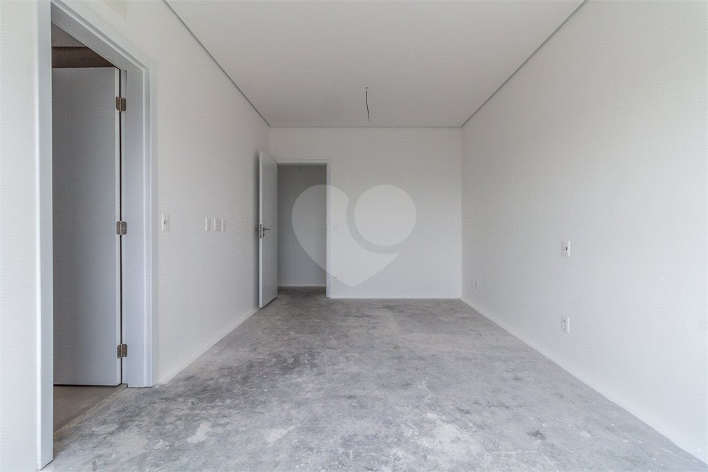 Apartamento à venda ou para alugar com 4 quartos, sendo 3 suítes, em Jardim Morumbi, São Paulo, SP