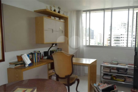 Cobertura à venda ou para alugar com 4 quartos, sendo 2 suítes, em Vila Uberabinha, São Paulo, SP