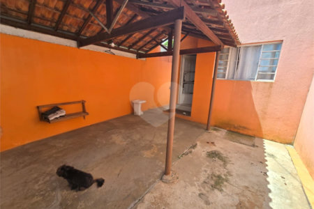 Casa à venda com 2 quartos em Vila Carvalho, Itapetininga, SP