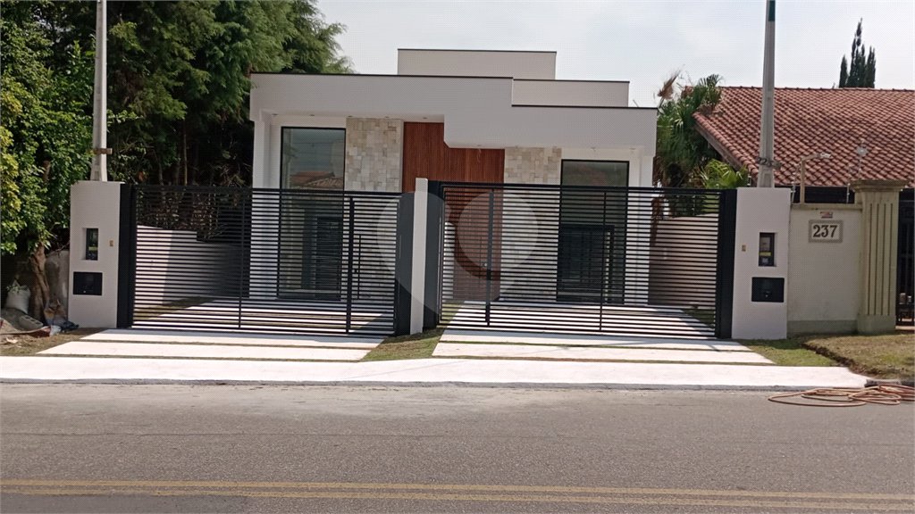 Sobrado à venda com 3 suítes em Jardim dos Pinheiros, Atibaia, SP