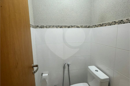 Sobrado à venda com 3 quartos, sendo 1 suíte, em Vila Nivi, São Paulo, SP