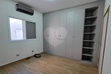 Casa à venda com 6 quartos, sendo 3 suítes, no condomínio Ibiti Royal Park, Sorocaba - SP