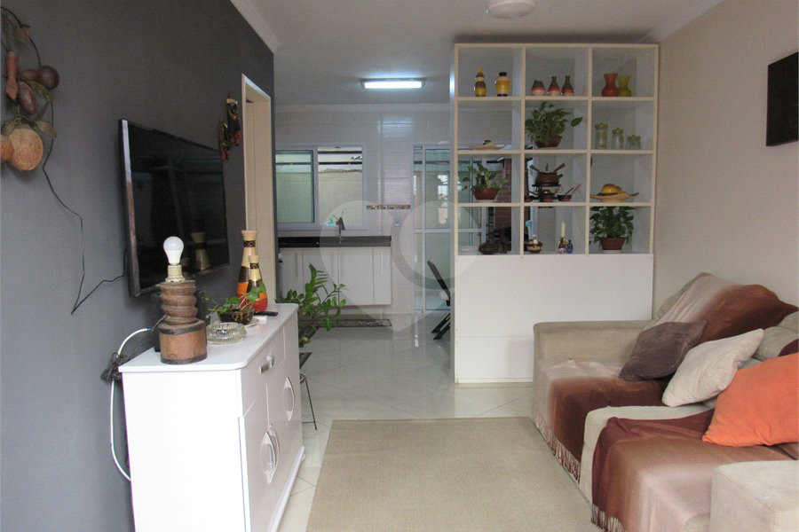 Casa à venda com 2 suítes no condomínio Real Residencial Julia, São Paulo - SP
