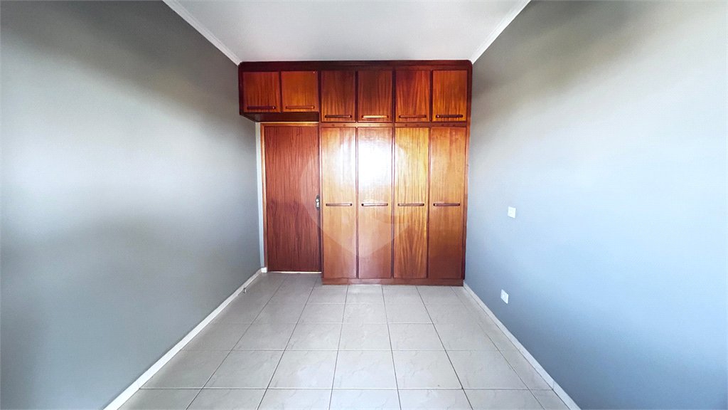 Apartamento à venda com 3 quartos, sendo 1 suíte, no Centro, Três Lagoas, MS