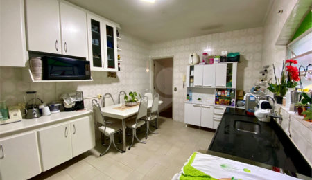 Sobrado à venda com 3 quartos, sendo 1 suíte,  em Cupecê, São Paulo, SP