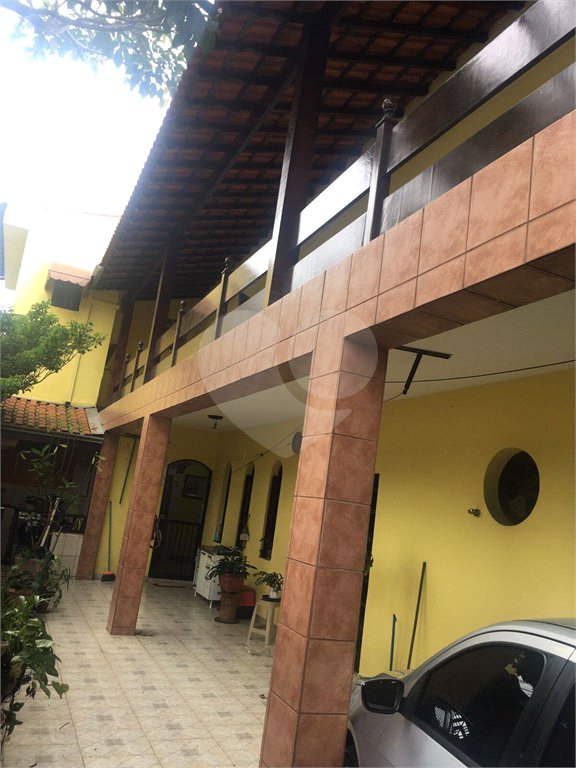 Casa à venda com 4 quartos em Calmon Viana, Poá, SP