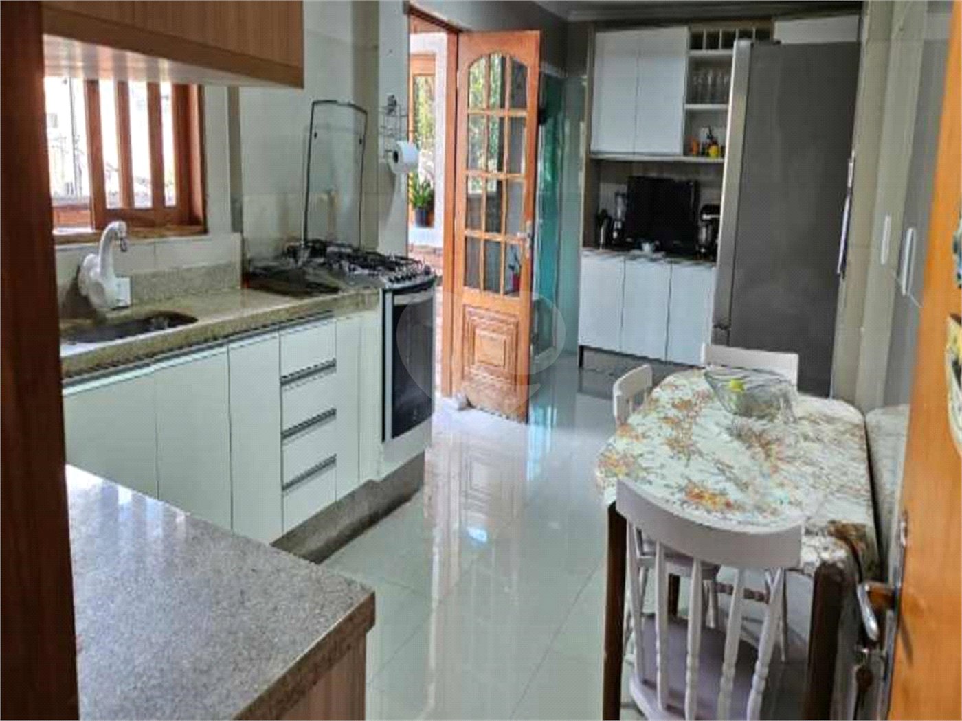 Sobrado à venda com 3 quartos, sendo 1 suíte, em Jardim Peri, São Paulo, SP