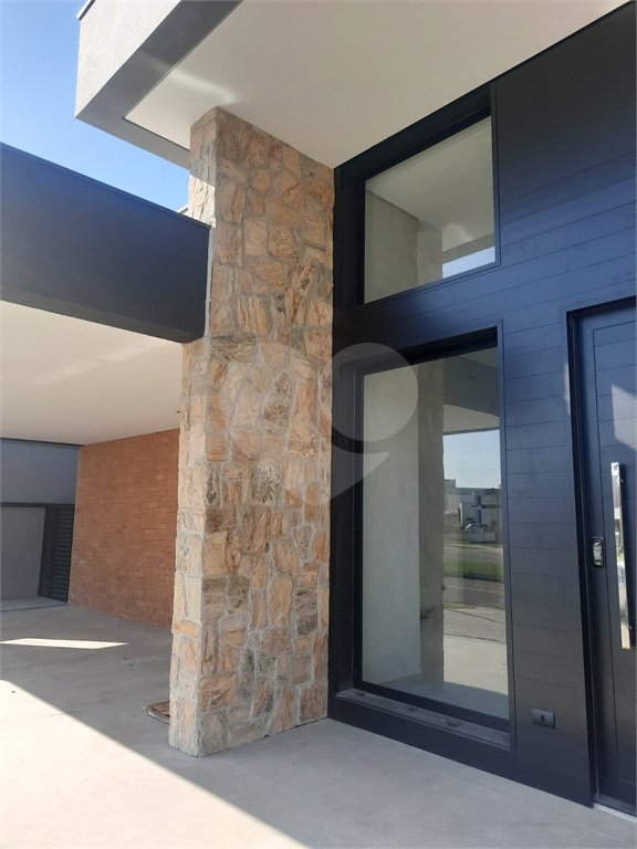 Casa à venda com 3 suítes no condomínio Alphaville 4, Votorantim - SP