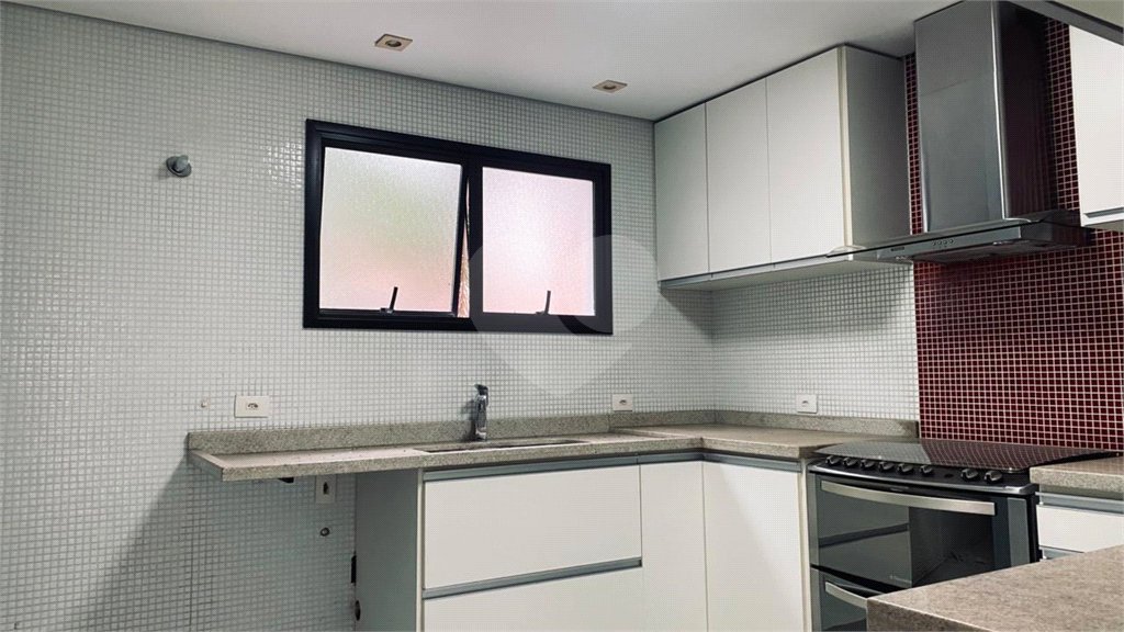 Casa à venda com 3 suítes no condomínio Vilas 2, São Paulo - SP