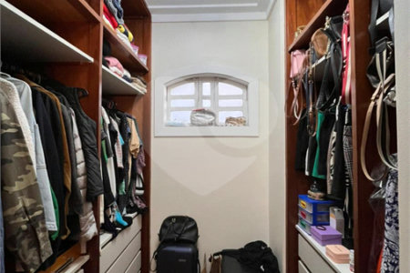 Sobrado à venda com 4 quartos, sendo 1 suíte, em Planalto Paulista, São Paulo, SP