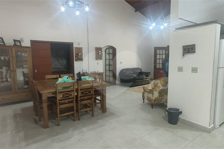 Chácara à venda com 3 quartos, sendo 1 suíte,  no Centro, Nazaré Paulista, SP
