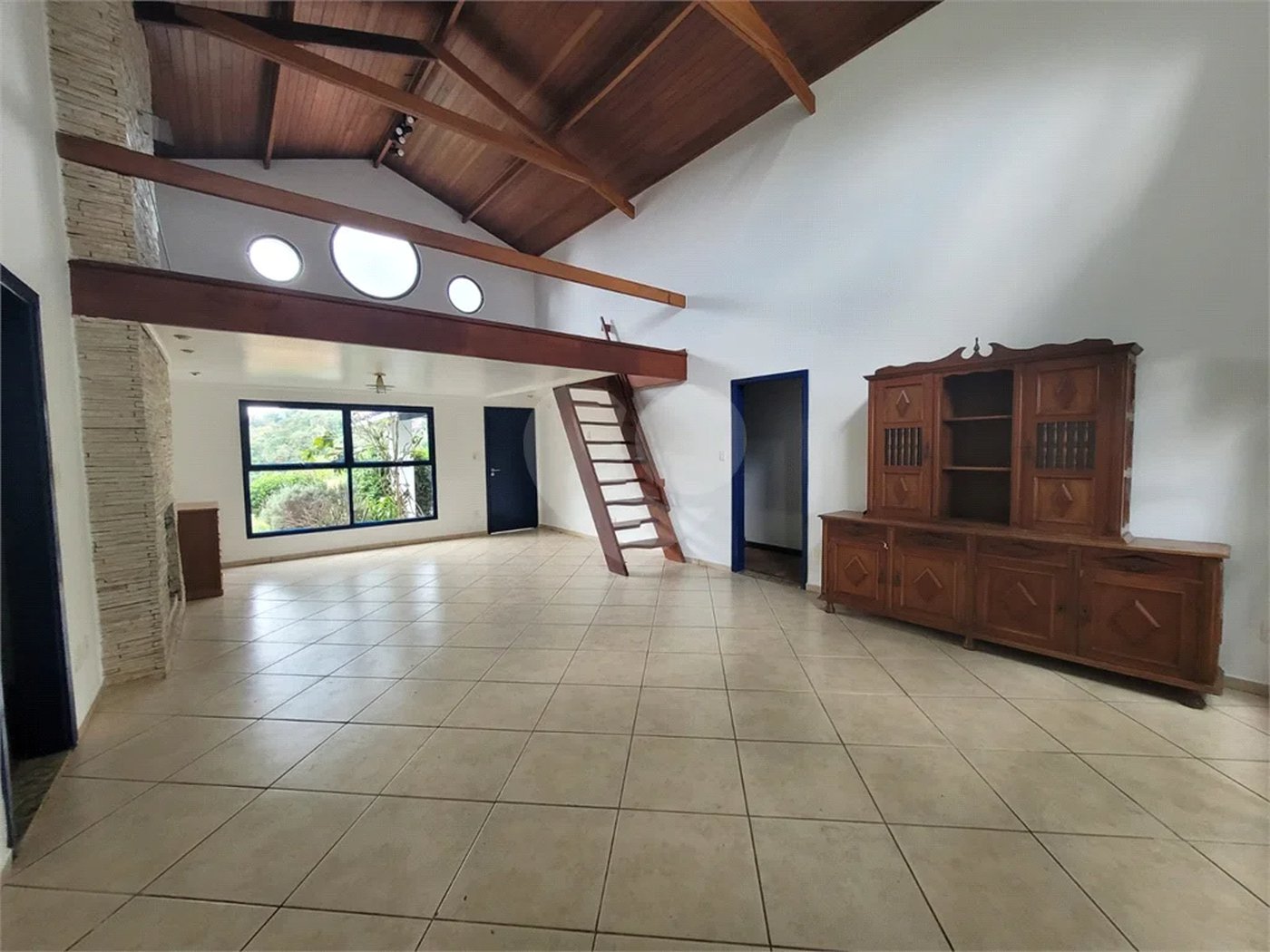 Casa para alugar com 3 quartos, sendo 1 suíte,  no condomínio Alpes da Cantareira, Mairiporã - SP