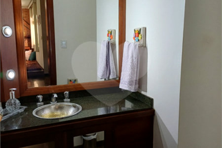 Sobrado à venda com 5 quartos, sendo 3 suítes, em Jardim Franca, São Paulo, SP