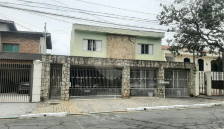 Sobrado à venda com 4 quartos, sendo 2 suítes,  em Tremembé, São Paulo, SP
