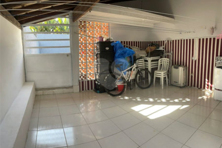 Casa à venda com 2 quartos em Vila Lavínia, Mogi das Cruzes, SP