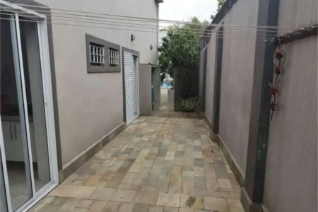 Sobrado à venda com 4 quartos, sendo 2 suítes,  em Lapa, São Paulo, SP
