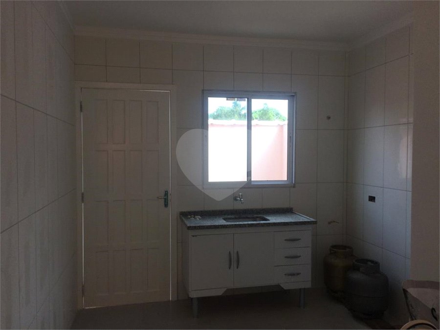 Casa à venda com 2 quartos no condomínio Cristal Boracéia I, Bertioga - SP