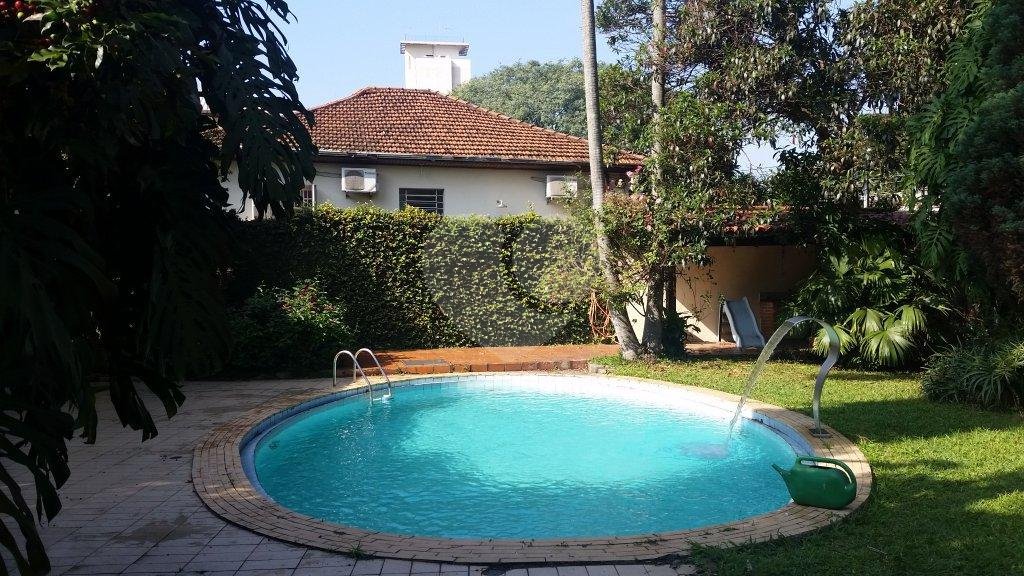 Casa à venda com 3 quartos, sendo 1 suíte, em Butantã, São Paulo, SP