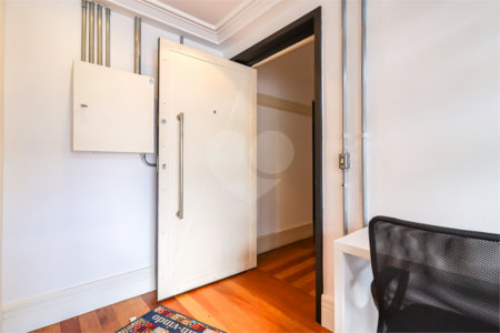 Apartamento à venda ou para alugar com 1 suíte em Cerqueira César, São Paulo, SP