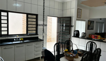Casa à venda com 3 quartos, sendo 1 suíte, no Centro, Itapetininga, SP