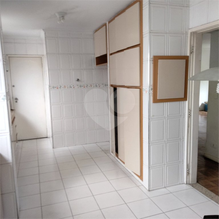 Apartamento à venda com 3 quartos, sendo 1 suíte,  em Aclimação, São Paulo, SP