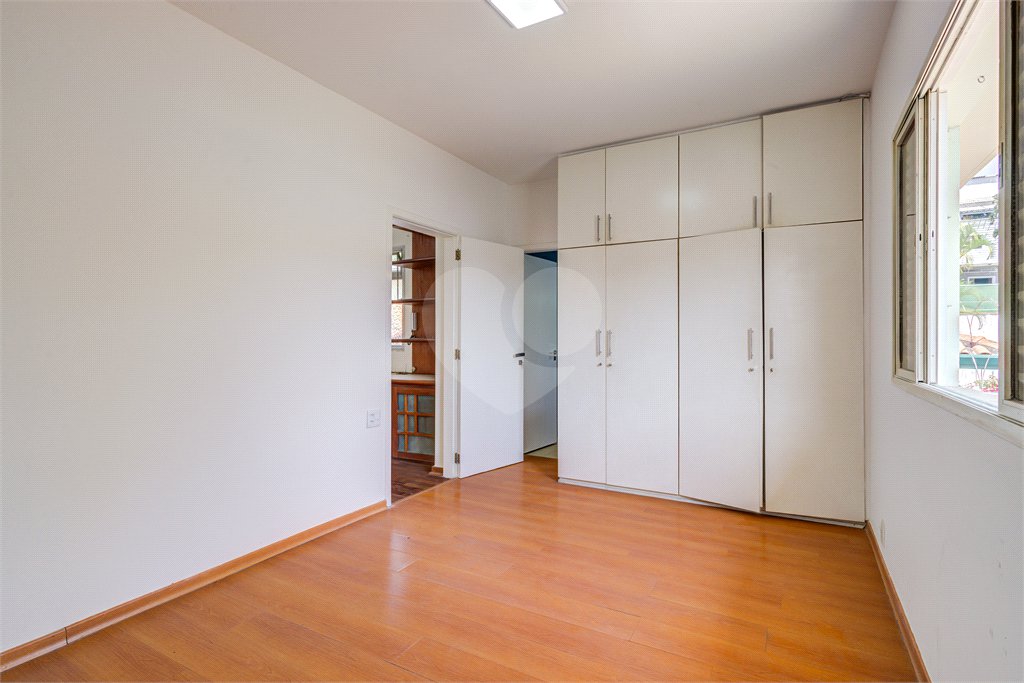 Sobrado à venda com 4 quartos, sendo 2 suítes,  em Brooklin, São Paulo, SP