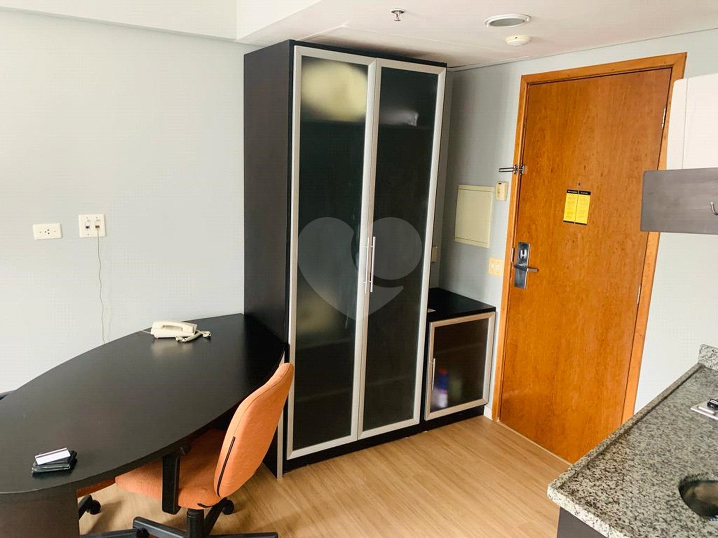 Flat mobiliado a venda na Bela Vista com 1 vaga de garagem .