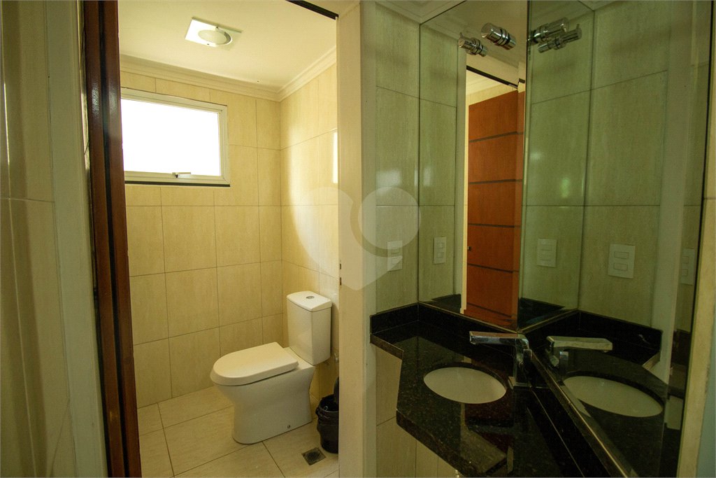 Casa à venda ou para alugar com 5 quartos, sendo 1 suíte, no condomínio Vila de Roma, São Roque - SP