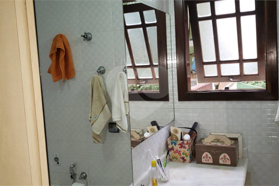 Casa à venda com 3 quartos, sendo 1 suíte, no condomínio Alpes da Cantareira, Mairiporã - SP