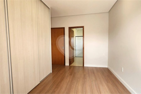 Casa à venda com 3 suítes no condomínio Vita Verdi, Valinhos - SP