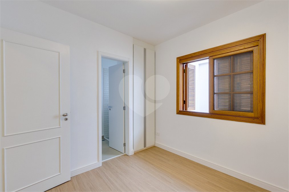 Casa de Vila à venda com 3 quartos, sendo 2 suítes, em Santo Amaro, São Paulo, SP