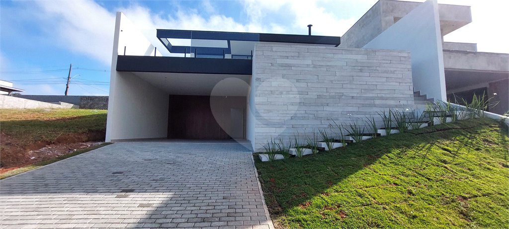 Casa à venda com 3 suítes no condomínio Greenfield, Atibaia - SP