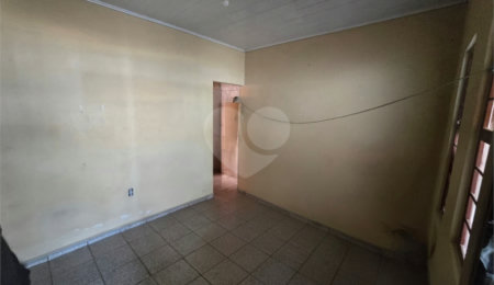 Casa à venda com 1 quarto em Vila Célia, Itapetininga, SP