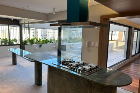 Cobertura à venda com 3 suítes em Vila Nova Conceição, São Paulo, SP