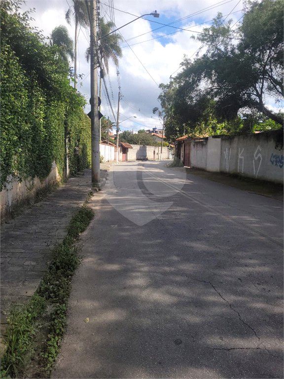 Chácara à venda com 3 quartos em Parque Alvorada, Suzano, SP