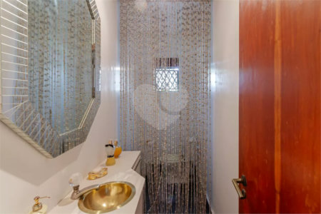 Casa à venda com 4 quartos, sendo 3 suítes,  em Jardim Guedala, São Paulo, SP