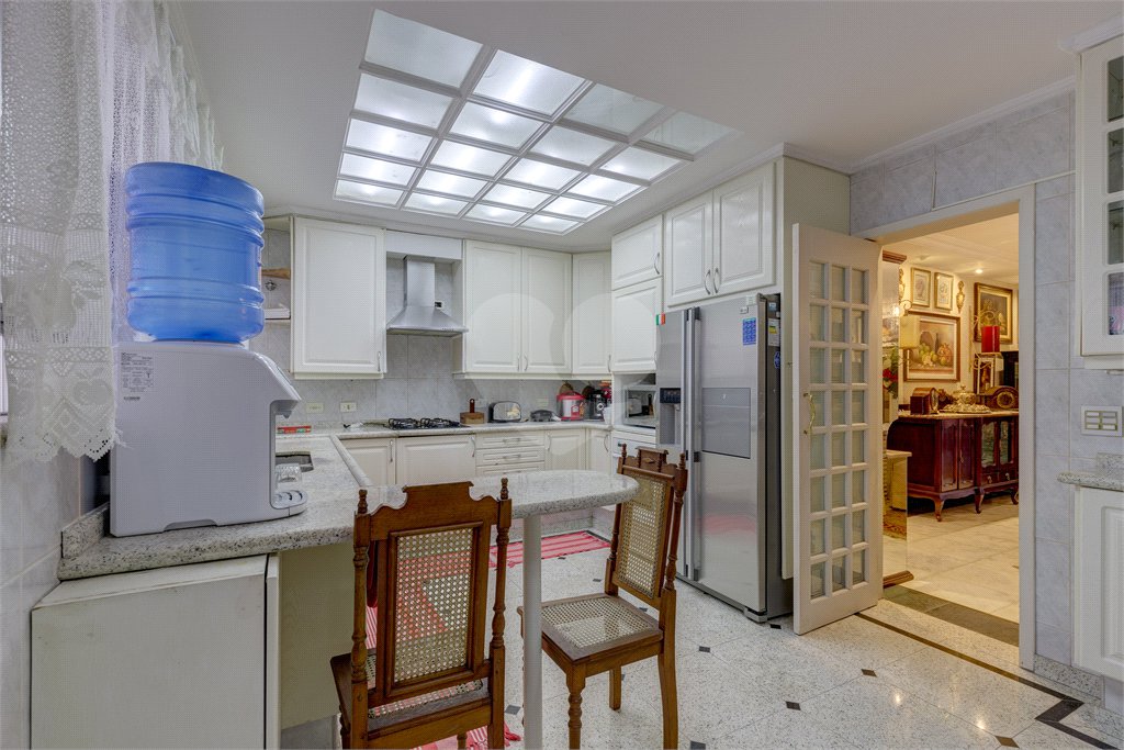 Casa Térrea à venda com 4 quartos, sendo 3 suítes, em Interlagos, São Paulo, SP