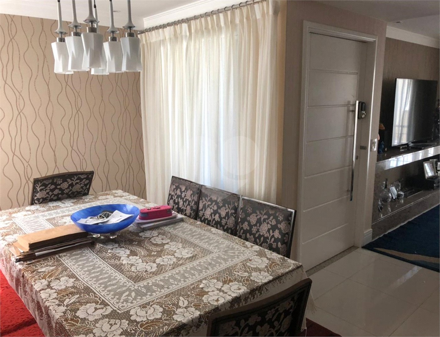 Casa à venda com 4 quartos, sendo 2 suítes, no condomínio Florada da Serra, São Paulo - SP