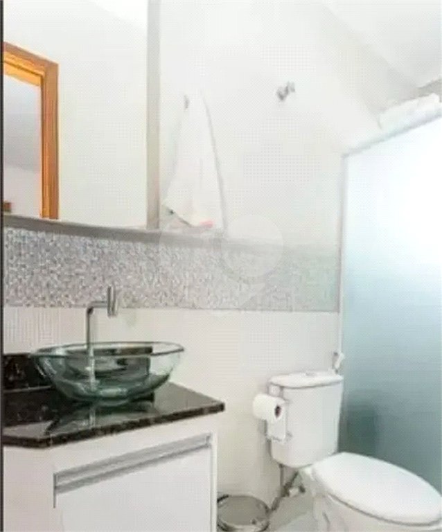 Casa à venda com 3 quartos, sendo 2 suítes, no condomínio Residencial Erika, São Paulo - SP
