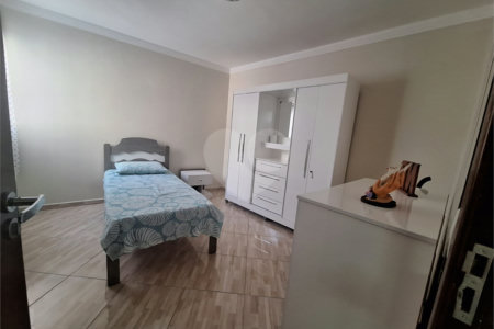 Sobrado à venda com 4 quartos, sendo 1 suíte,  em Vila São Geraldo, São Paulo, SP