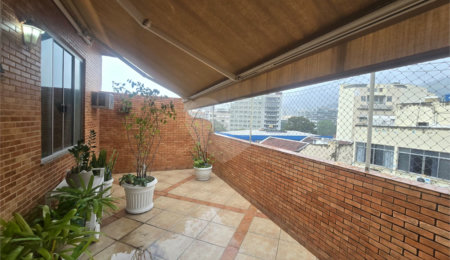 Cobertura à venda com 3 quartos, sendo 1 suíte,  em Tijuca, Rio de Janeiro, RJ