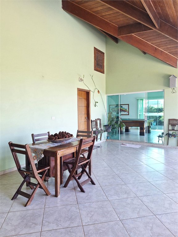 Casa à venda com 4 suítes no condomínio Bougainville, Peruíbe - SP