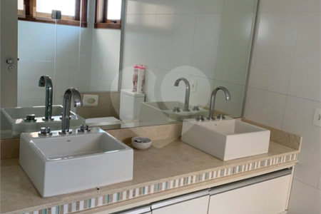 Casa à venda com 5 suítes no condomínio Jardim São Felipe, Atibaia - SP