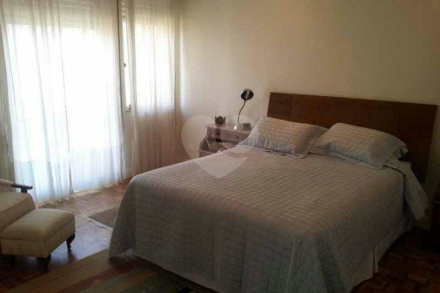 Apartamento à venda com 3 quartos, sendo 1 suíte,  em Bela Vista, São Paulo, SP