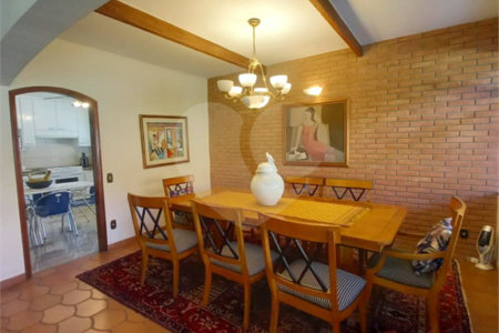 Casa à venda com 5 quartos, sendo 2 suítes, no condomínio Estância Marambaia, Vinhedo - SP