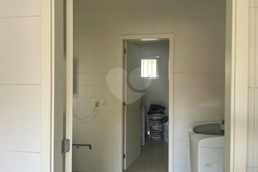 Casa à venda com 4 quartos, sendo 3 suítes,  no condomínio The House, São Paulo - SP