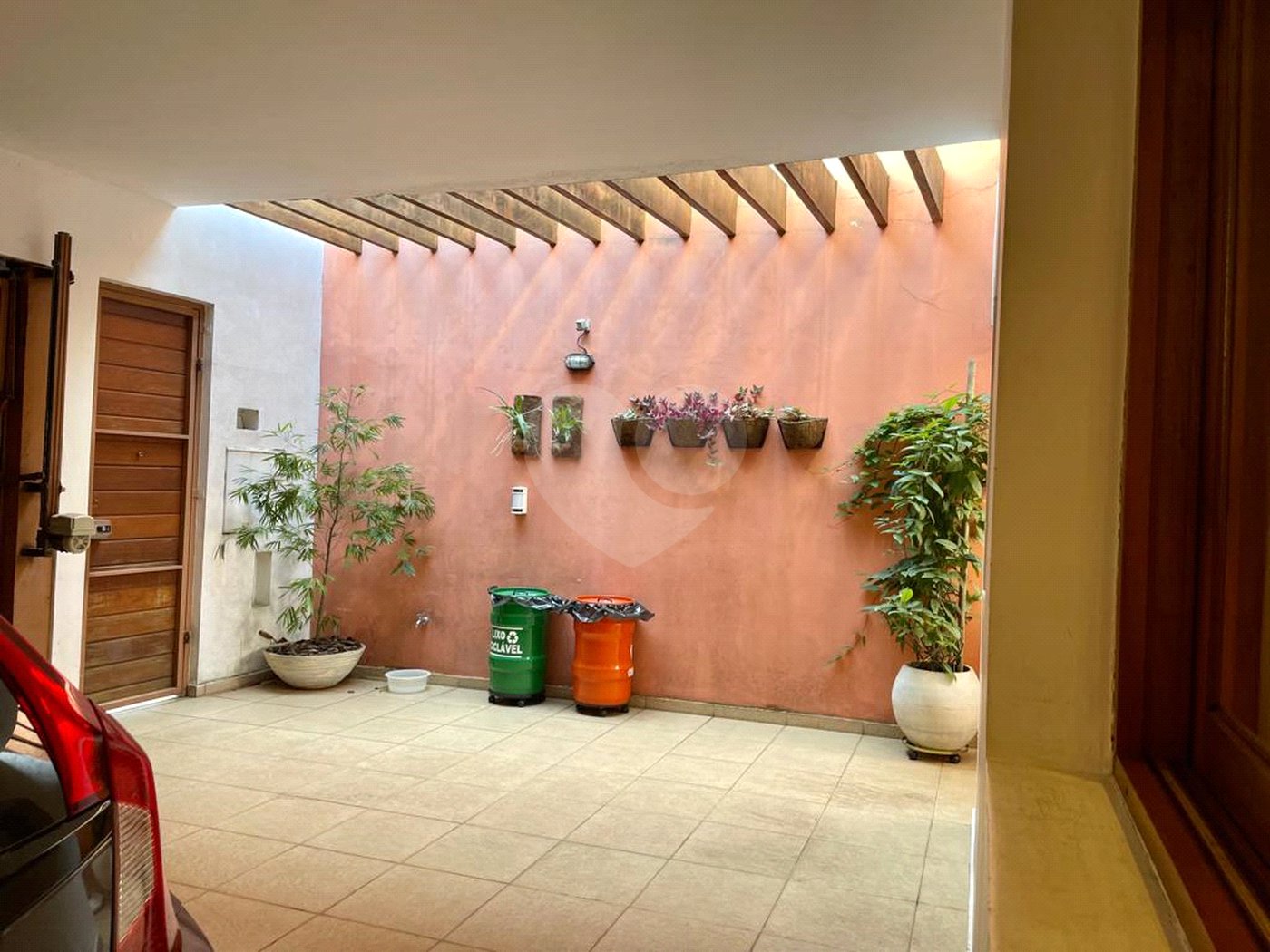 3 quartos 1 suíte 167m² área útil 2 vagas