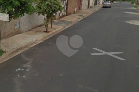 Casa térrea em Araraquara/SP.