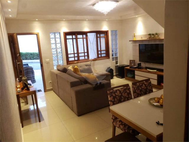 Casa à venda com 3 suítes no condomínio Palmas, São Paulo - SP
